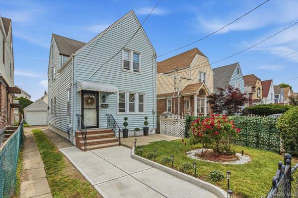 94-26 210th ST, Queens Village, NY 11428