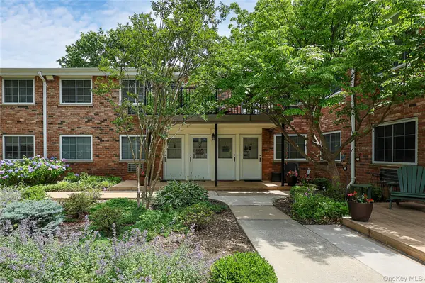 156 Jervis AVE #156, Farmingdale, NY 11735