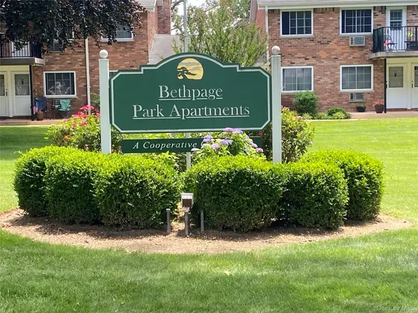 156 Jervis AVE #156, Farmingdale, NY 11735