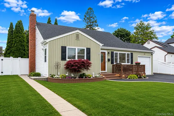 92 W 19th ST, Deer Park, NY 11729