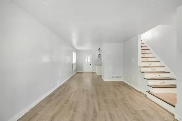 17816 Zoller RD, Jamaica, NY 11434