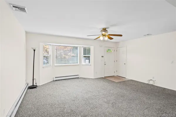 423 Free State DR, Shirley, NY 11967