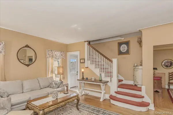 40-29 217th ST, Bayside, NY 11361