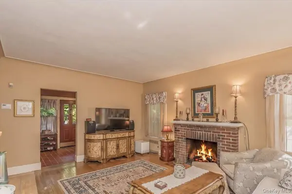 40-29 217th ST, Bayside, NY 11361