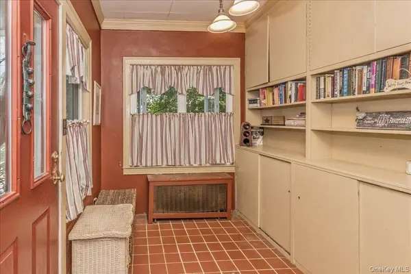 40-29 217th ST, Bayside, NY 11361