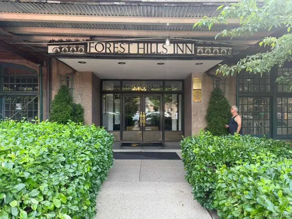 1 Station SQ #411, Forest Hills, NY 11375