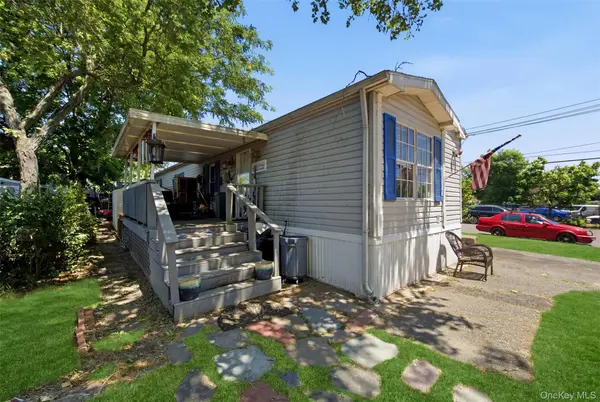 1137 Unit 124 Lincoln AVE, Holbrook, NY 11741