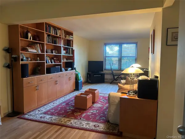140-39 34th AVE #2S, Flushing, NY 11354