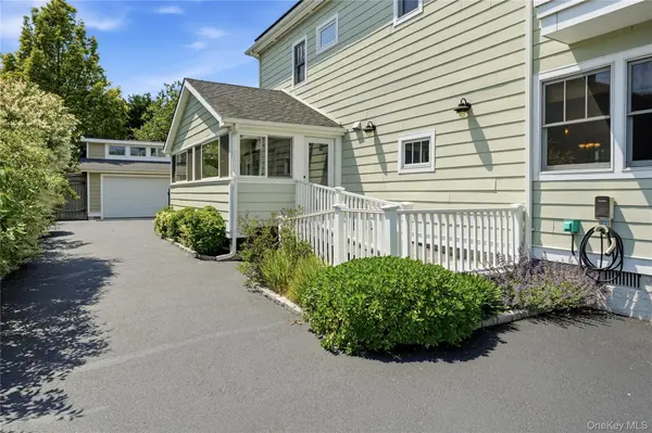 2544 Riverside AVE, Seaford, NY 11783