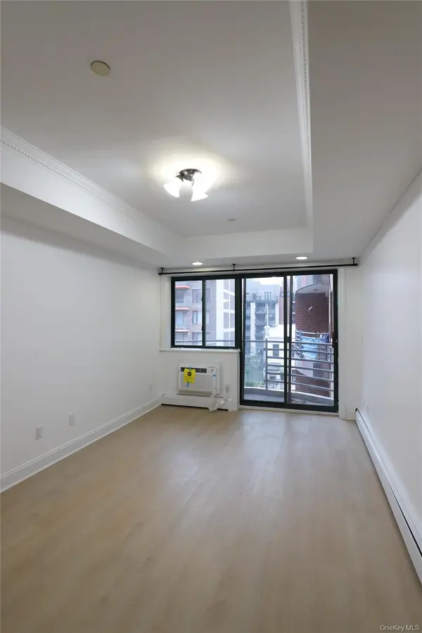 41-05 College Point BLVD #5I, Flushing, NY 11355