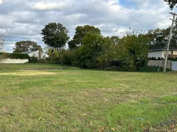 350 Commack RD, Commack, NY 11725