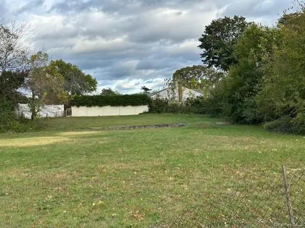350 Commack RD, Commack, NY 11725