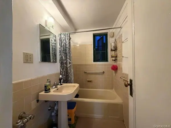 1670 Metropolitan AVE #3F, Bronx, NY 10462