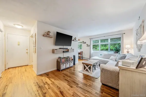 2453 union blvd #24a, Islip, NY 11750