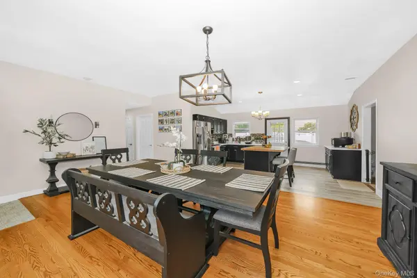 2 Michael AVE, Bellport, NY 11713