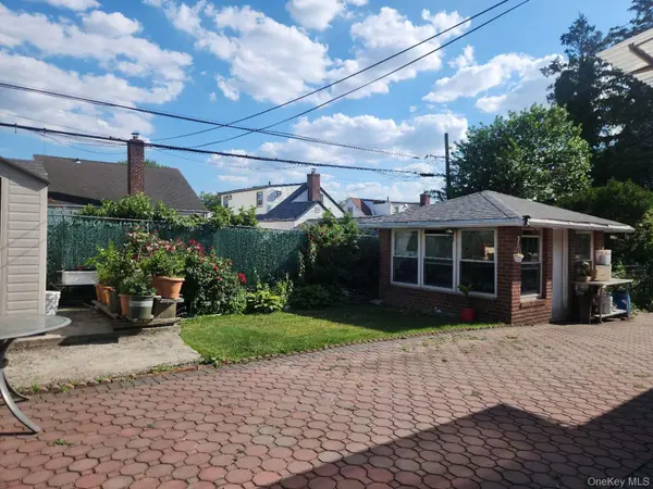 199-36 24th AVE, Whitestone, NY 11357