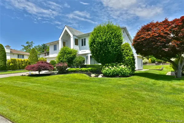 3 Joy DR, Manhasset Hills, NY 11040