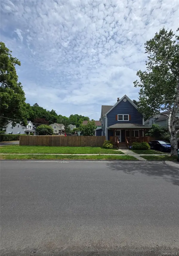 38 Kelsey RD, Poughkeepsie, NY 12601