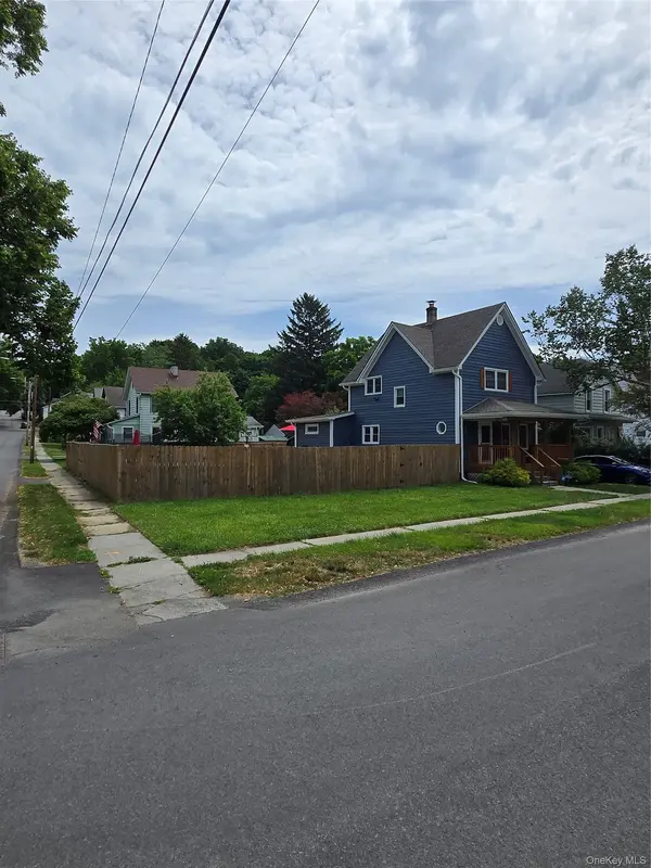 38 Kelsey RD, Poughkeepsie, NY 12601