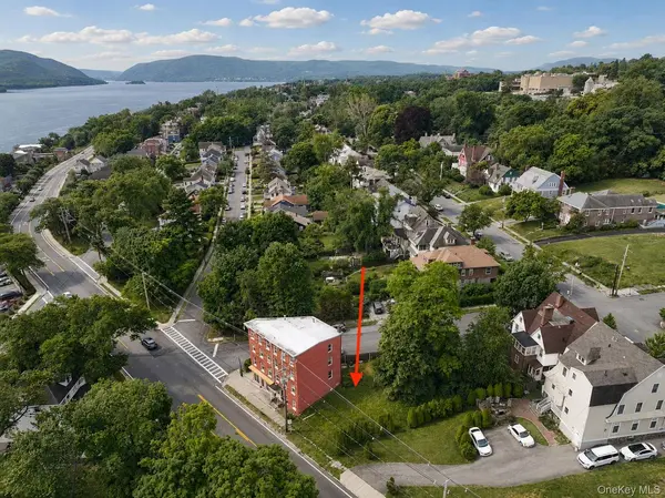 6 Leroy PL, Newburgh, NY 12550