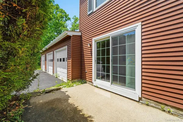37 Candlestick CT, Warwick, NY 10990