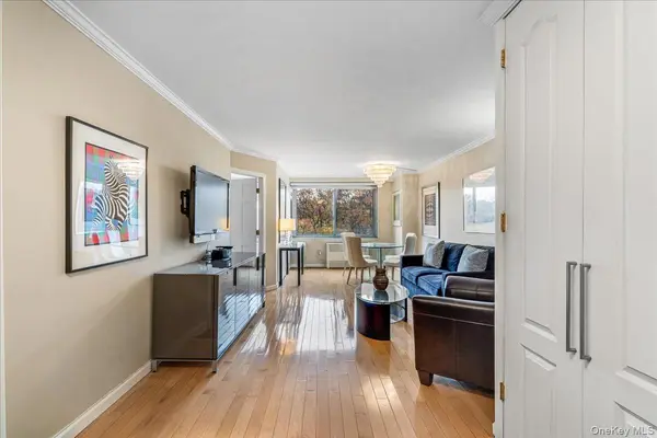 220-55 46th AVE #5P, Bayside, NY 11361