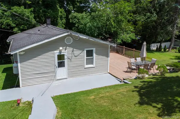 18 Worthington DR, Carmel, NY 10512