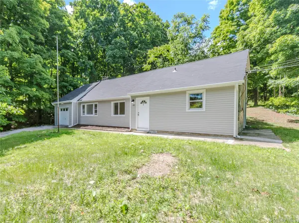 26 Old Hollow RD, Clinton Corners, NY 12514