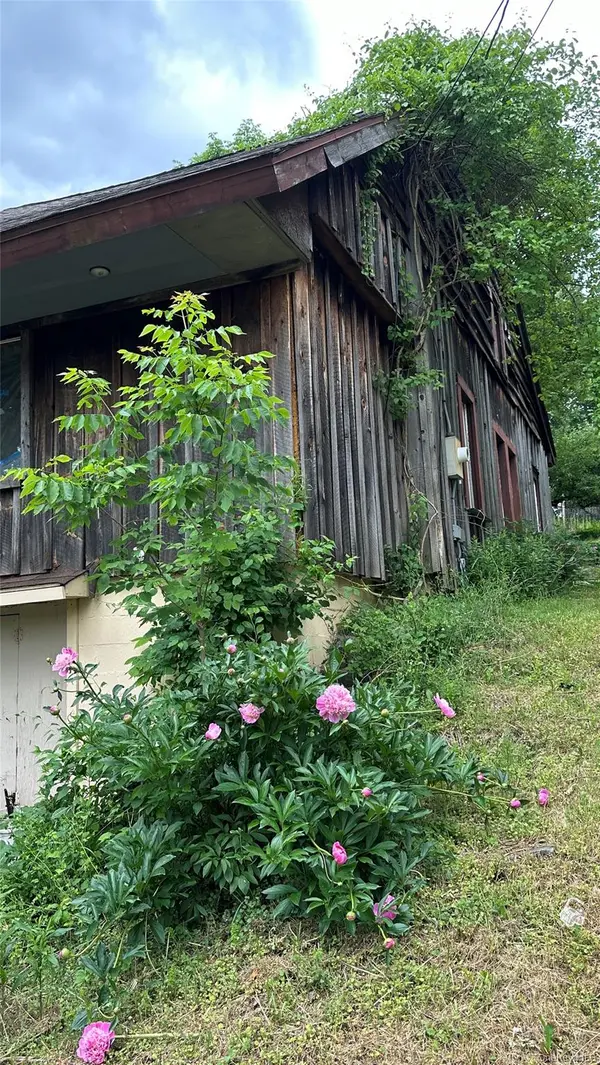2587 State Route 52, Liberty, NY 12754