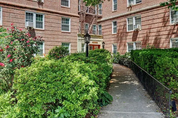 300 S Broadway #2 H, Tarrytown, NY 10591
