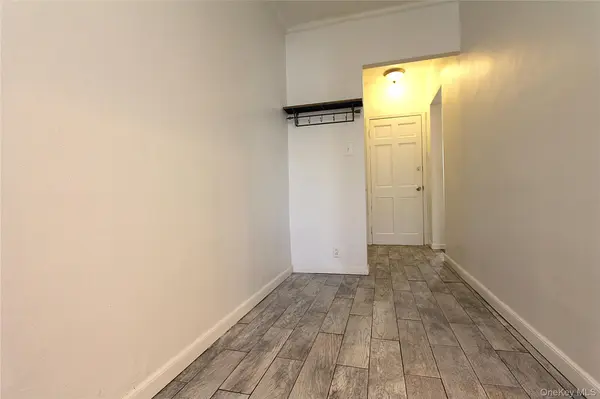 66-32 74th ST, Middle Village, NY 11379