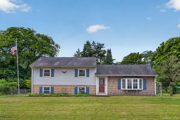 20 Hudson DR, New Windsor, NY 12553