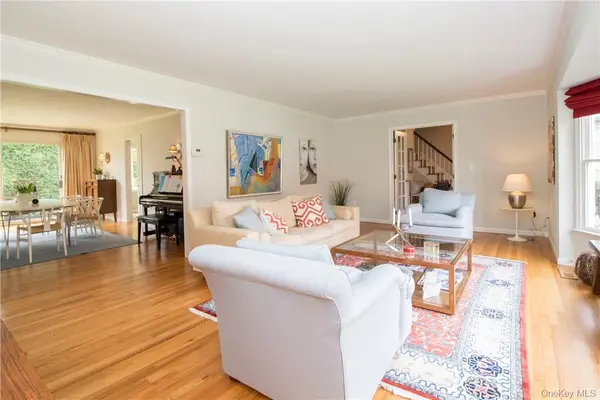 4 Dalphin DR, Rye, NY 10580