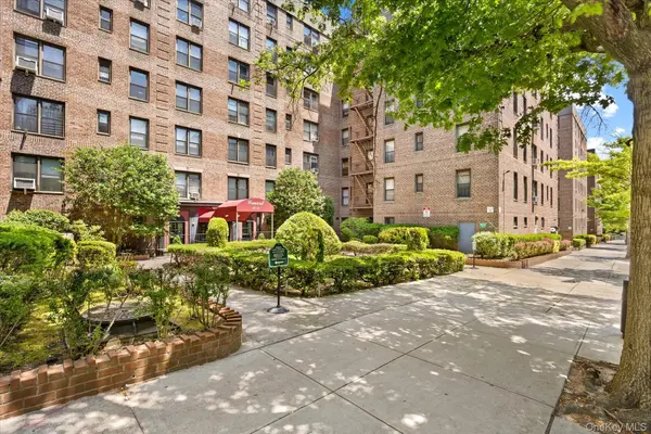 83-15 98th ST #5T, Woodhaven, NY 11421
