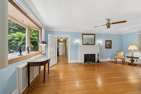 7 Upper Devon RD, Port Jefferson, NY 11777