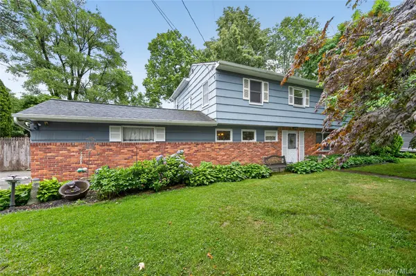 190 Oakwood RD, Huntington Station, NY 11746