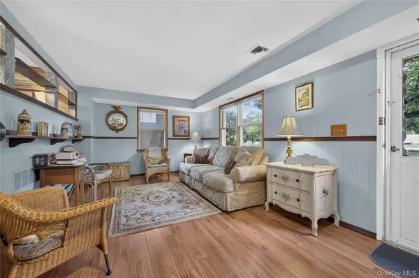 190 Oakwood RD, Huntington Station, NY 11746