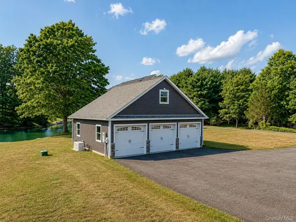 3358 New Prospect RD, Pine Bush, NY 12566