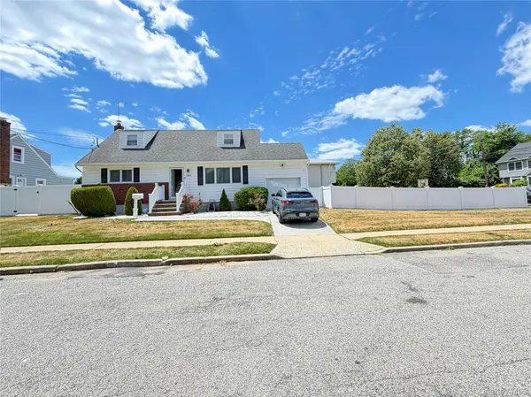 101 Sagamore ST, Freeport, NY 11520