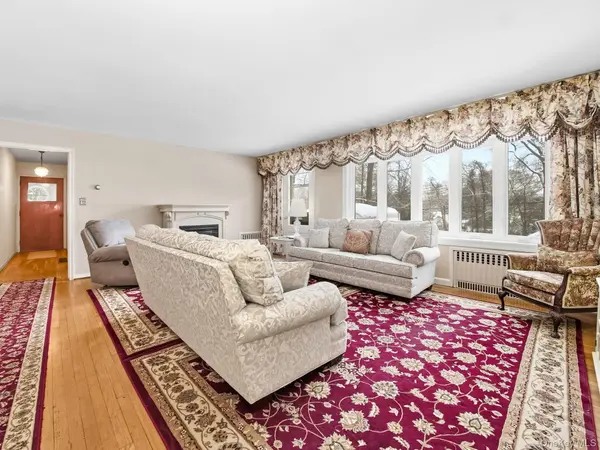 5 N Shenorock DR, Yorktown Heights, NY 10598