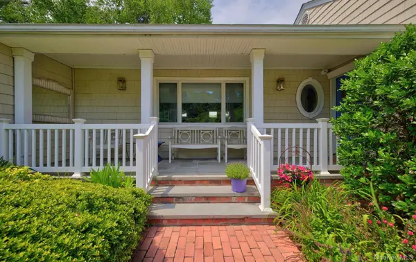 81 Lawrence Hill RD, Huntington, NY 11743