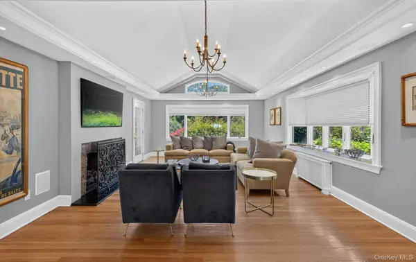81 Lawrence Hill RD, Huntington, NY 11743