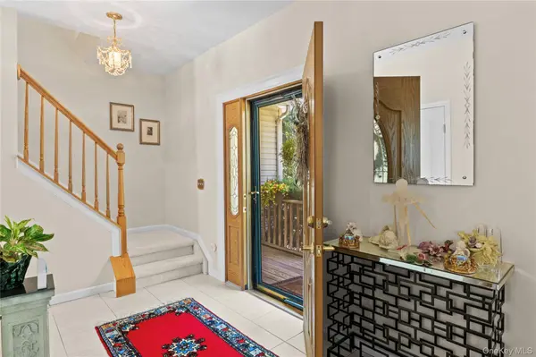 67 Oak ST, Centereach, NY 11720