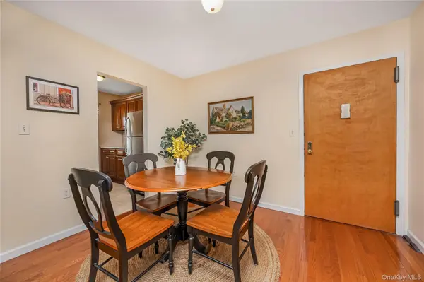 4 Rose ST #Building 6 Unit D-1, Oceanside, NY 11572