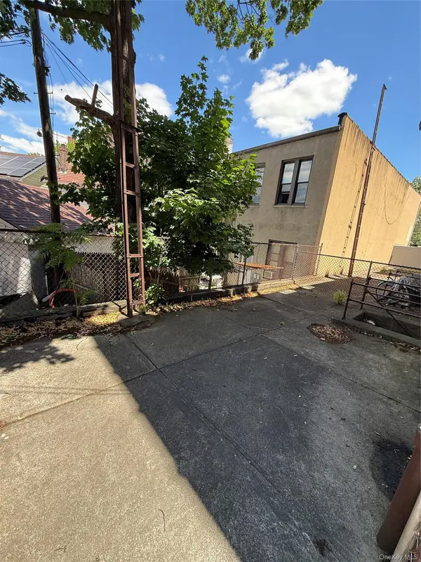 8161 Woodhaven BLVD, Glendale, NY 11385