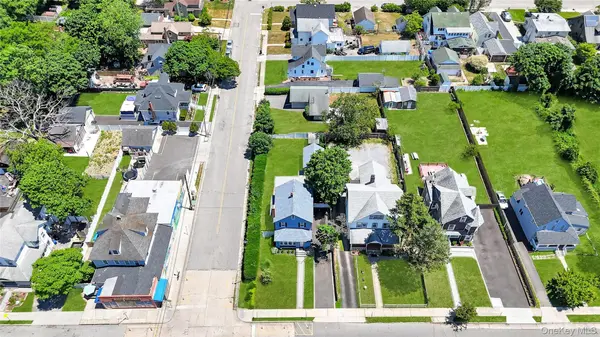 105 Maple AVE, Patchogue, NY 11772