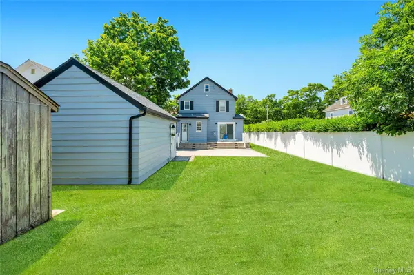 105 Maple AVE, Patchogue, NY 11772
