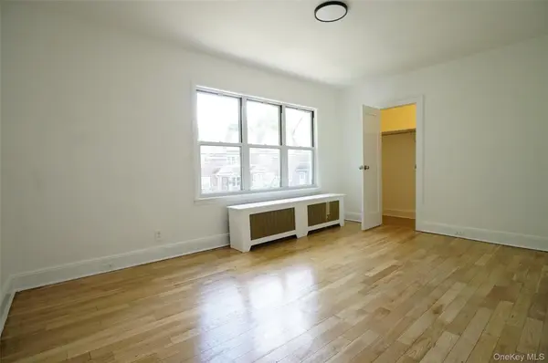 16011 84th RD, Jamaica Hills, NY 11432