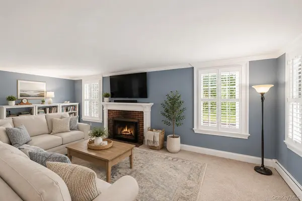 202 Bayport AVE, Bayport, NY 11705