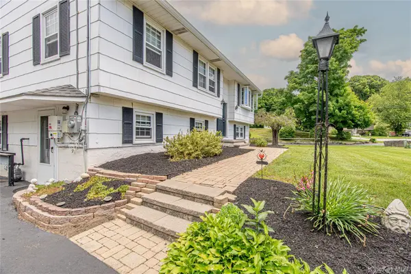 4 Russett LN, Wappingers Falls, NY 12590